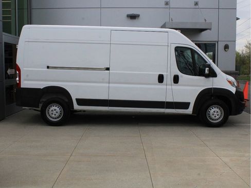 New 2026 RAM ProMaster 2500 w/ Premium Convenience Group FWD image 4