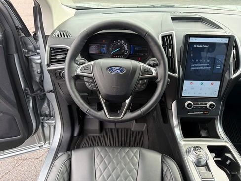 Used 2024 Ford Edge Titanium image 16