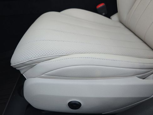 New 2026 Mercedes-Benz E 350 4MATIC Sedan image 30