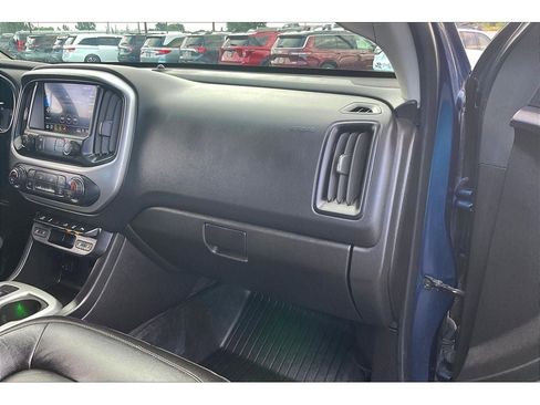 Used 2019 Chevrolet Colorado LT w/ Colorado RST Special Edition image 16