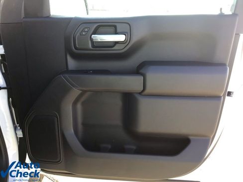 Used 2026 Chevrolet Silverado 1500 Custom Trail Boss w/ Turbomax Blackout Package AWD/4WD image 19