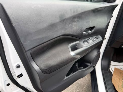 Used 2021 Nissan Kicks SV FWD image 14