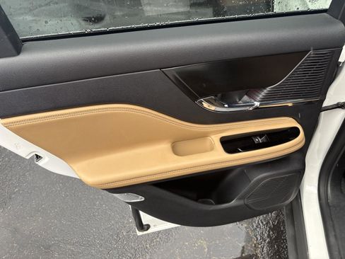 Used 2022 Lincoln Corsair Reserve w/ Equipment Group 201A AWD/4WD image 6