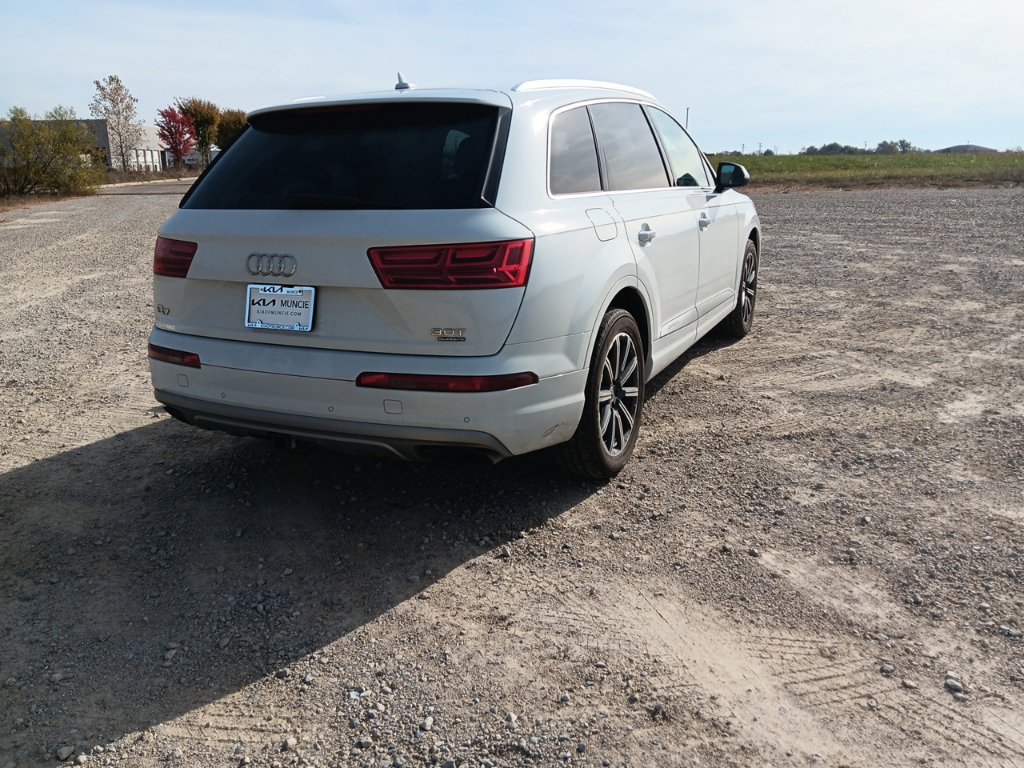 Used 2017 Audi Q7 3.0T Premium Plus w/ Premium Plus Package AWD/4WD image 14