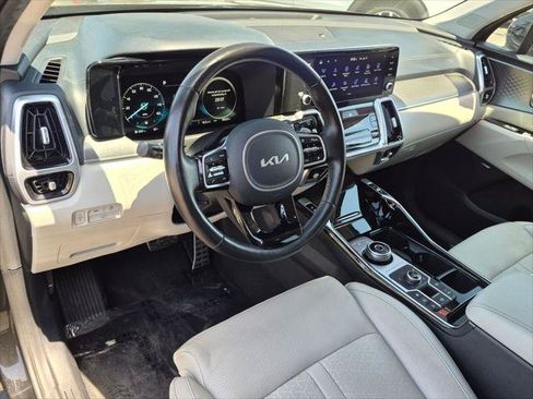 Used 2023 Kia Sorento SX Prestige w/ Panoramic Sunroof Package AWD/4WD image 12