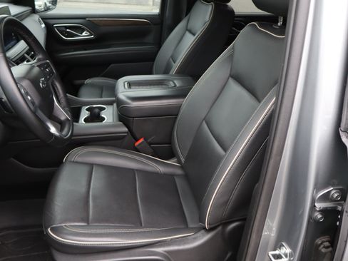 Used 2023 Chevrolet Tahoe Premier w/ Premium Package 2 AWD/4WD image 18