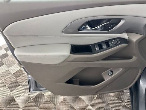 Used 2019 Chevrolet Traverse LT FWD image 22