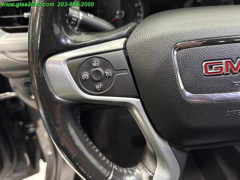Used 2018 GMC Acadia SLE image 27