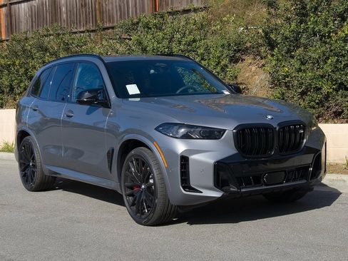 New 2026 BMW X5 M60i w/ Executive Package image 2