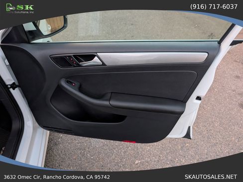 Used 2017 Volkswagen Jetta SE image 31