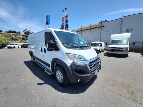 Used 2025 RAM ProMaster 2500 w/ U-Haul Equipment Group FWD image 2