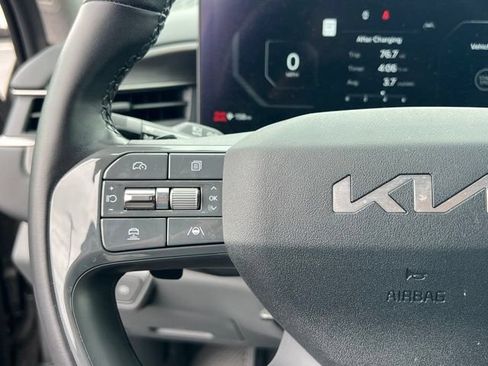 Certified 2024 Kia EV9 Light RWD image 18