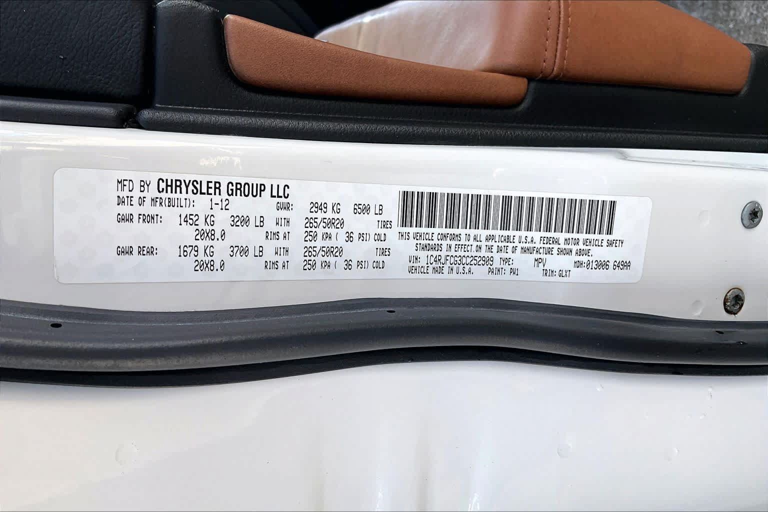 Used 2012 Jeep Grand Cherokee Overland AWD/4WD image 34