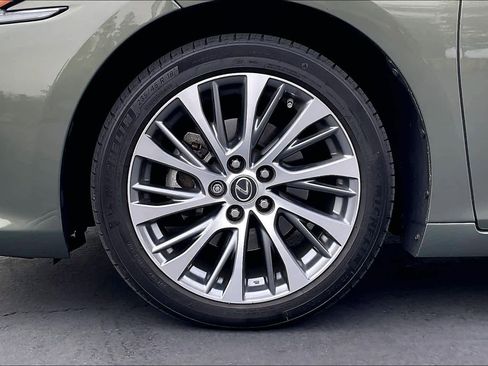 Used 2020 Lexus ES 350 w/ Premium Package image 12