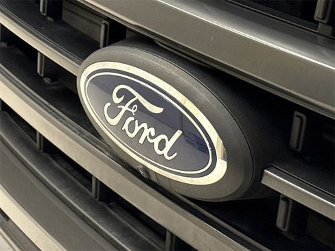 Used 2021 Ford F150 Lariat w/ Equipment Group 502A High image 6