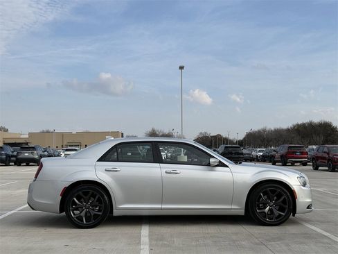 Used 2023 Chrysler 300 S image 3
