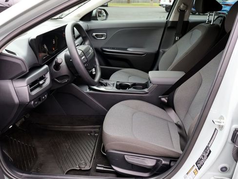 Used 2025 Kia K4 FWD image 25