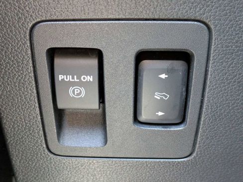 Used 2018 Ford Expedition Limited w/ Equipment Group 301A RWD image 39