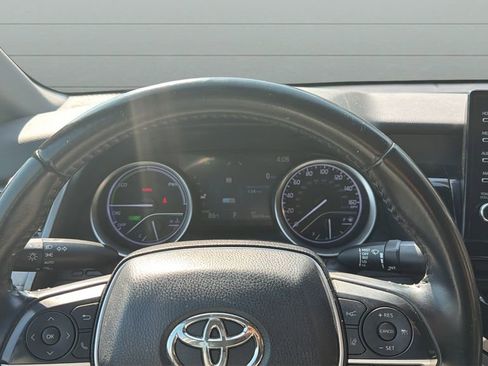 Used 2021 Toyota Camry XLE FWD image 12