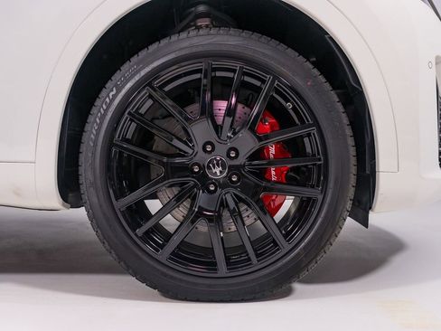 Used 2024 Maserati Levante Modena Ultima image 12