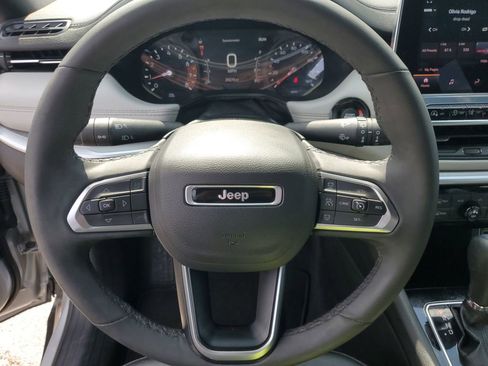 Used 2025 Jeep Compass Limited AWD/4WD image 22