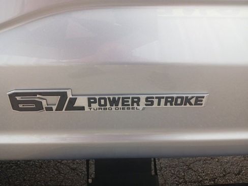 Used 2023 Ford F250 Lariat w/ Black Appearance Package image 18