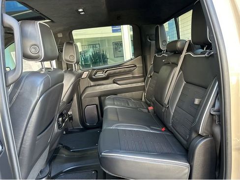 Used 2023 GMC Sierra 1500 AT4X image 17