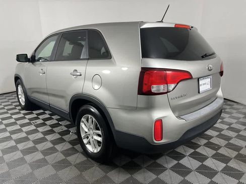 Used 2014 Kia Sorento LX image 16
