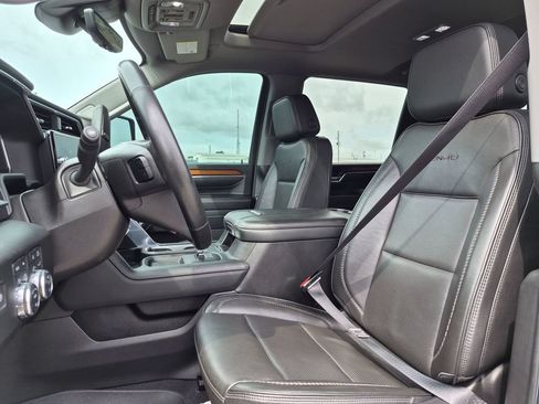 Used 2024 GMC Sierra 2500 Denali w/ Technology Package AWD/4WD image 15