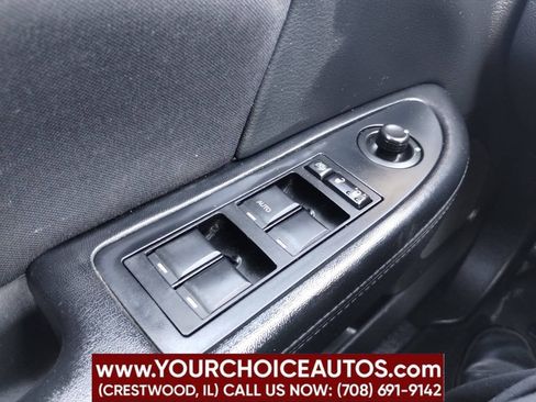 Used 2014 Chrysler 200 LX FWD image 28
