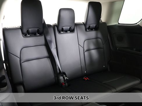 Used 2023 Nissan Pathfinder Platinum image 12