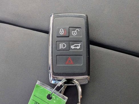 Used 2025 Land Rover Range Rover Velar Dynamic SE AWD/4WD image 31