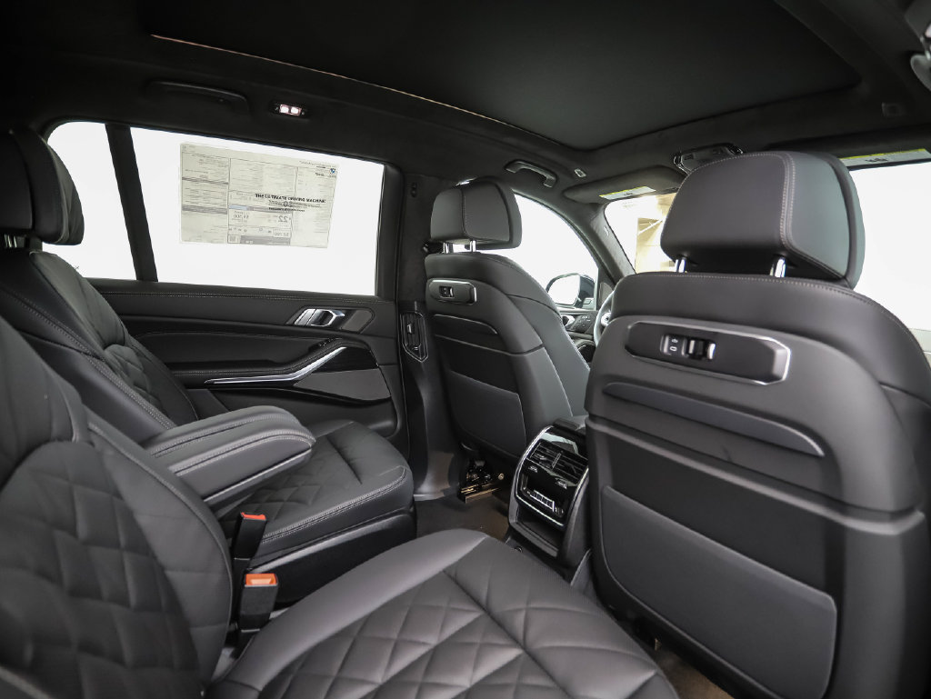 Used 2027 BMW X7 xDrive40i w/ M Sport Package AWD/4WD image 30