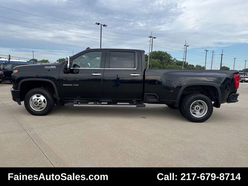 Used 2020 Chevrolet Silverado 3500 High Country image 11