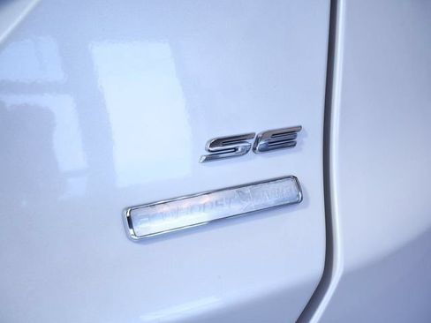 Used 2017 Ford Fusion SE w/ Equipment Group 202A AWD/4WD image 8