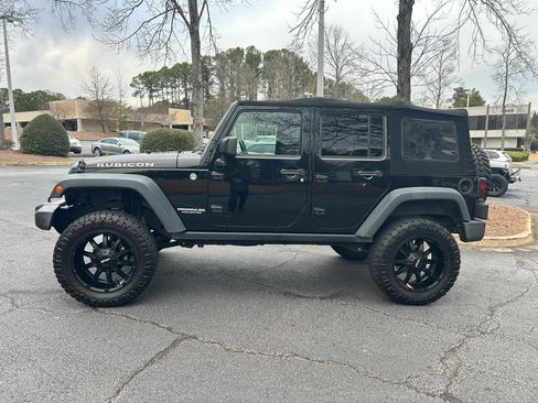 Used 2015 Jeep Wrangler Unlimited Rubicon w/ Connectivity Group AWD/4WD image 2