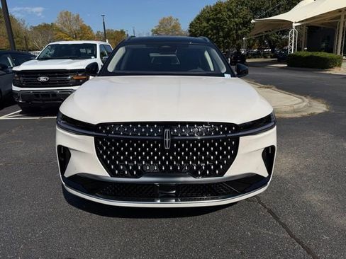 New 2026 Lincoln Nautilus Reserve image 2