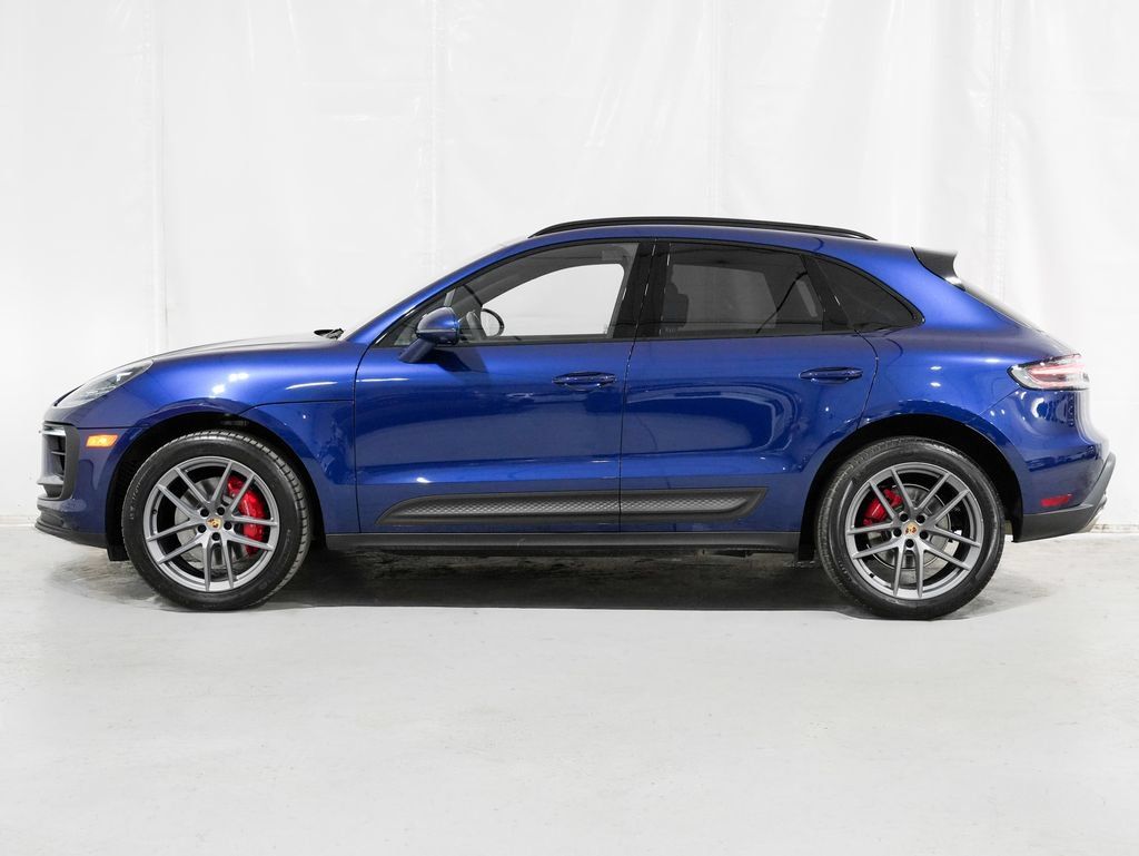 Used 2023 Porsche Macan S AWD/4WD image 2