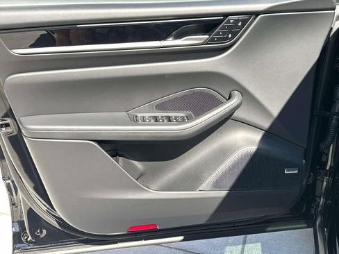 New 2025 Porsche Macan 4S Electric AWD/4WD image 19