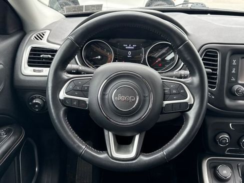 Used 2018 Jeep Compass Latitude AWD/4WD image 17