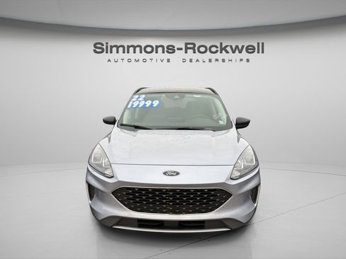 Used 2022 Ford Escape SE w/ Convenience Package image 2