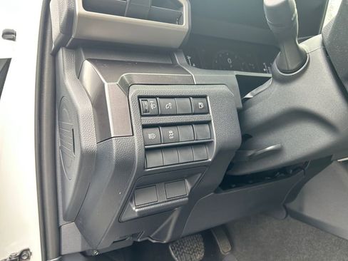 Used 2025 Toyota 4Runner SR5 AWD/4WD image 22