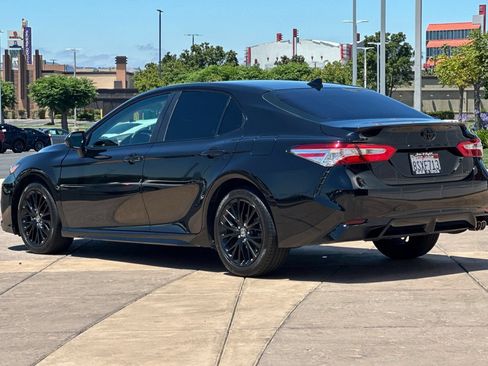 Certified 2020 Toyota Camry SE FWD image 6