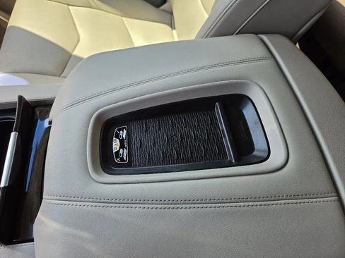 Used 2018 Cadillac Escalade Premium Luxury AWD/4WD image 36