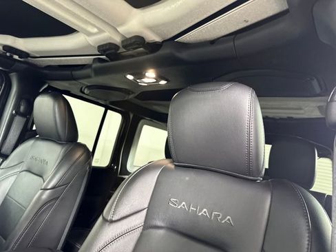 Used 2023 Jeep Wrangler Unlimited Sahara w/ Cold Weather Group image 12