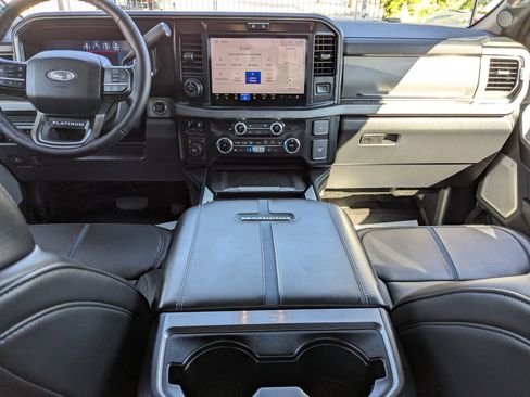 Used 2025 Ford F450 Platinum w/ FX4 Off-Road Package image 18