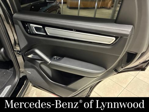 Used 2020 Porsche Cayenne Turbo AWD/4WD image 21
