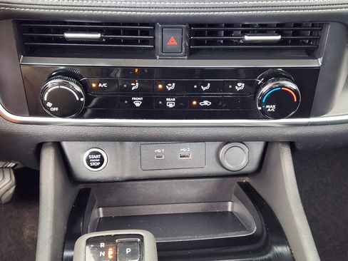 Used 2023 Nissan Rogue S AWD/4WD image 19