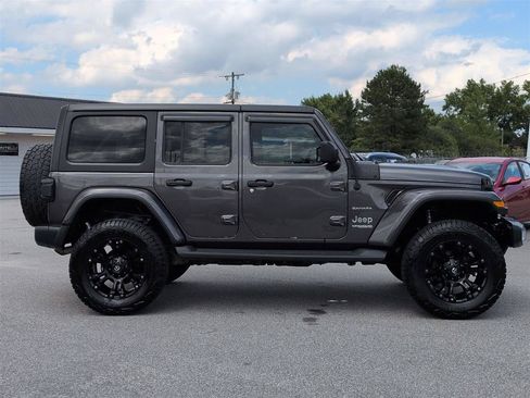 Used 2018 Jeep Wrangler Unlimited Sahara w/ Dual Top Group AWD/4WD image 2