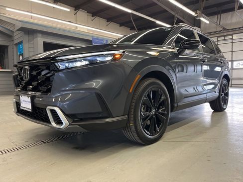 Used 2023 Honda CR-V Sport Touring image 3